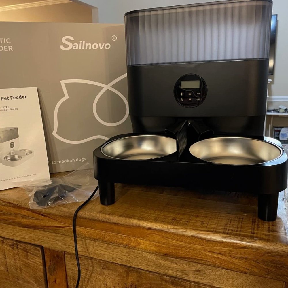 Automatic Cat Feeder For 2 cats Brand New In Box